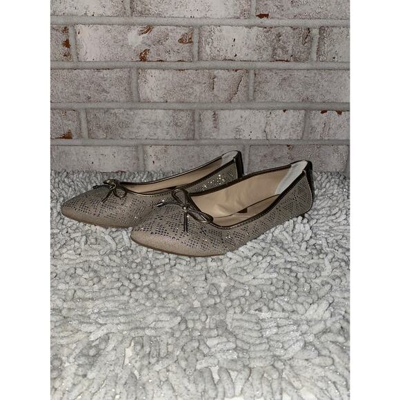 Adrienne Vittadini Gold Slip-ons Women's Size 9M - Picture 2 of 7